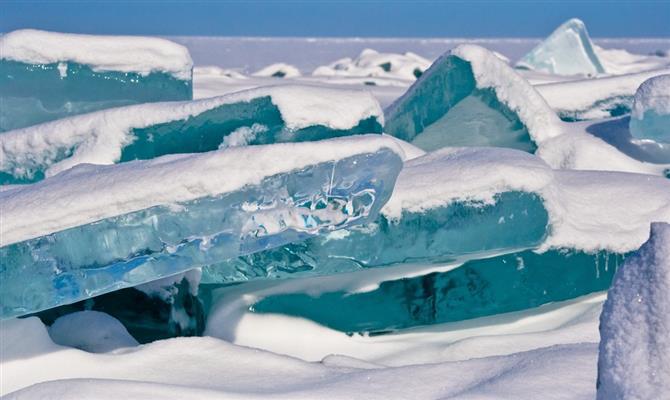 Байкальские ледяные сопки