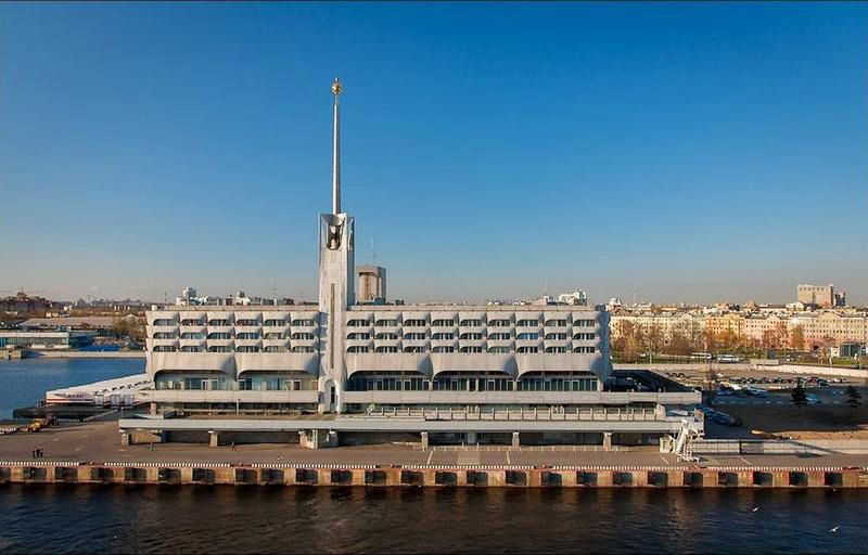 Здание Морского вокзала в СПб