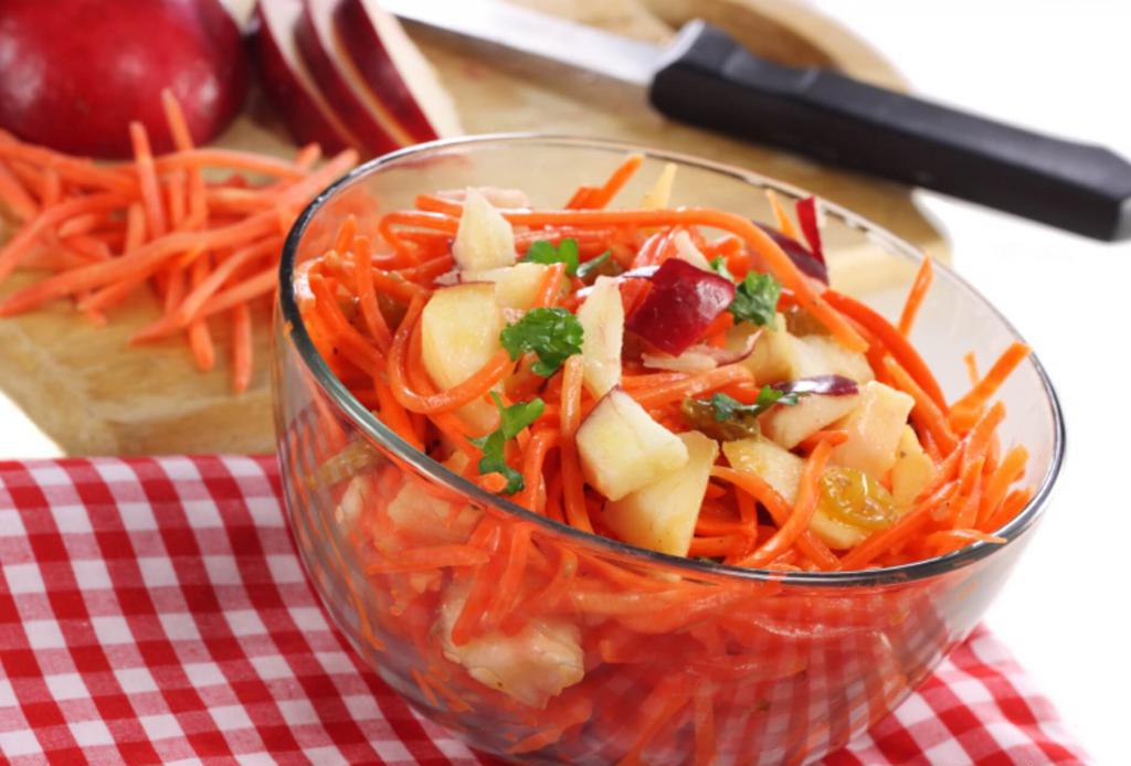 салат с яблоками и морковкой