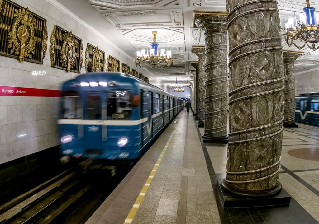 во сколько открывается метро в санкт петербурге