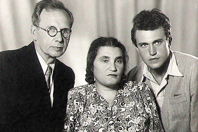 Гинзбург с мужем и сыном