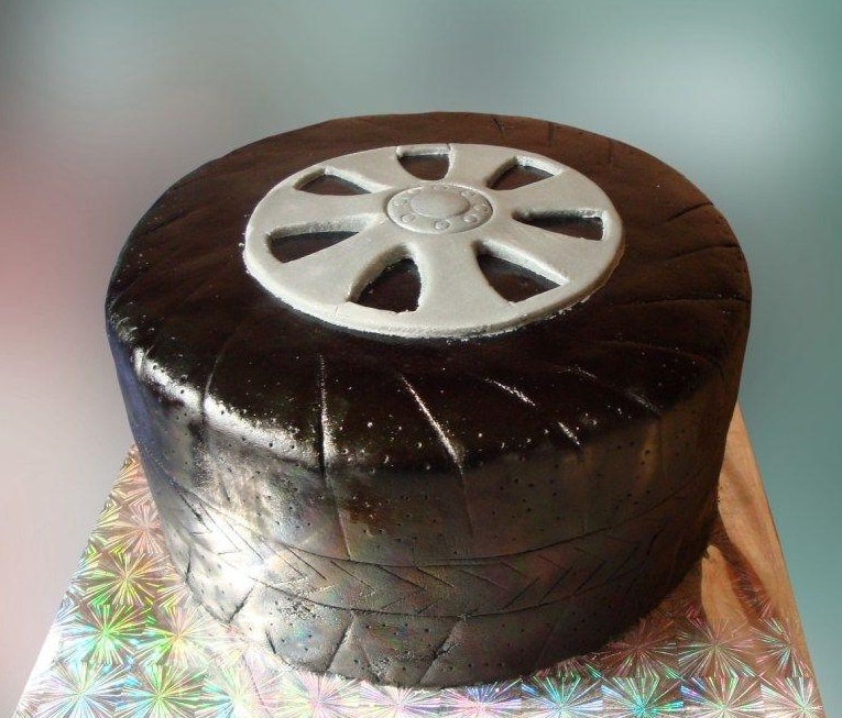Торт "Колесо" — оригинальный подарок на день рождения