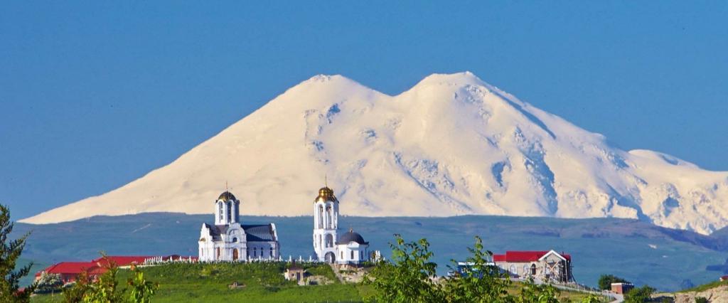 Свято -Георгиевский женский монастырь на горе Дубровка