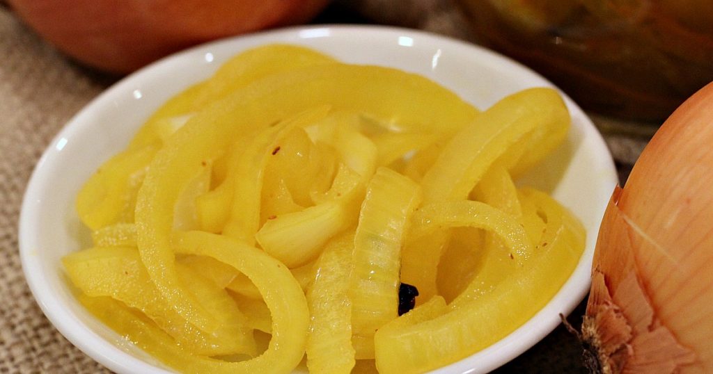 как вкусно замариновать лук в лимонном соке