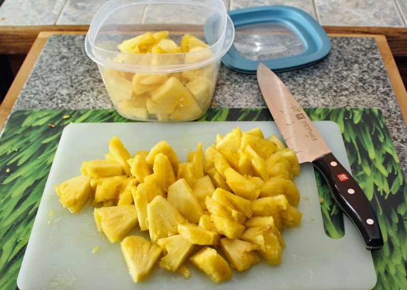 Как готовить отбивные с ананасом и сыром?