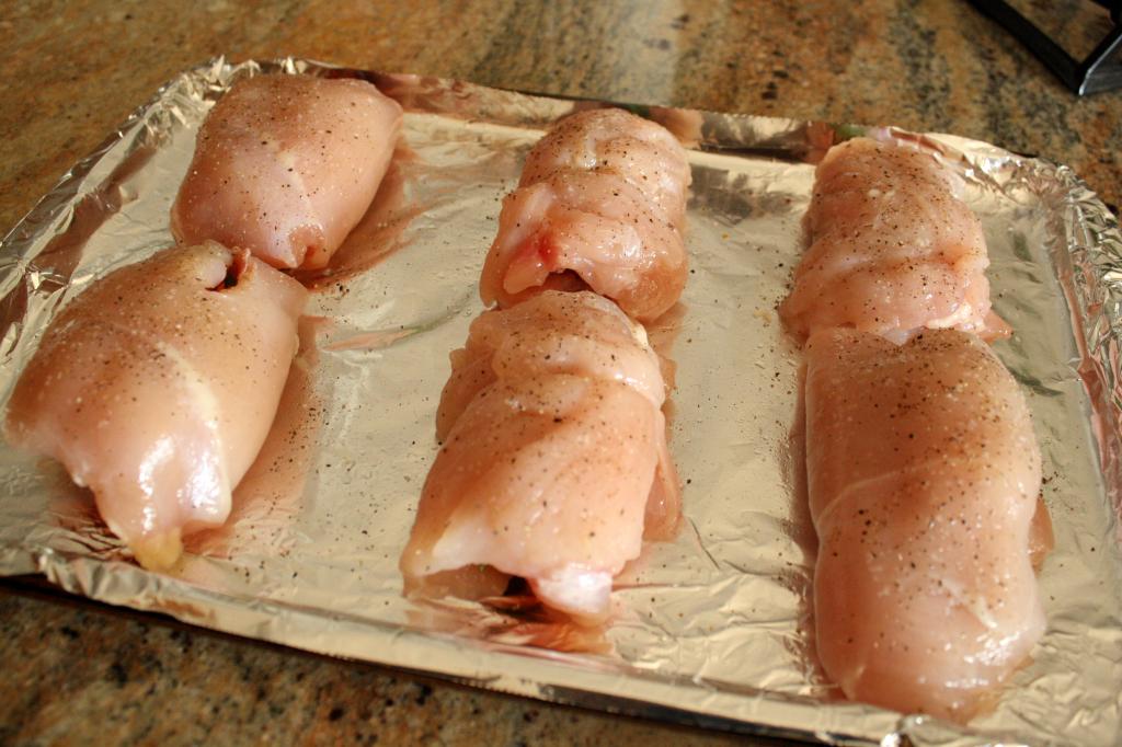 Рулетики из куриной грудки с сыром: рецепты и советы по приготовлению