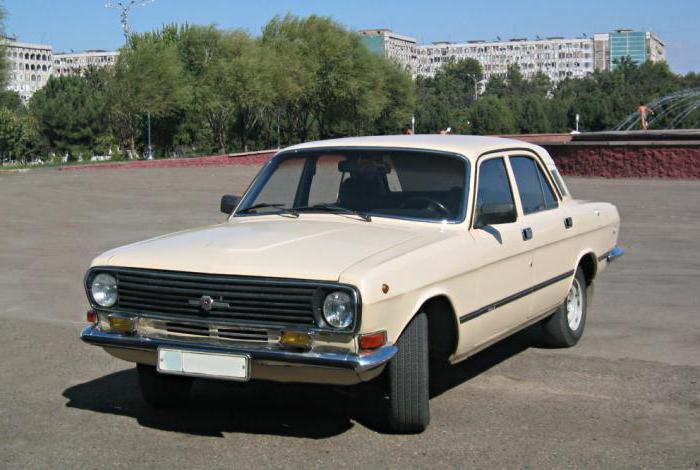 Советский автомобиль ГАЗ-24 и его версия для такси ГАЗ-2401