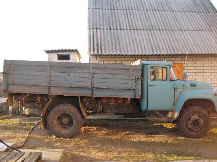 Советский грузовой автомобиль ЗИЛ 138
