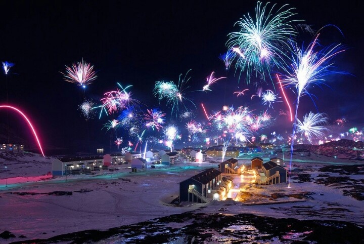 Новогодний салют в Гренландии