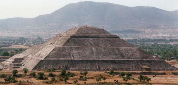 сколько метров пирамида Хеопса в высоту