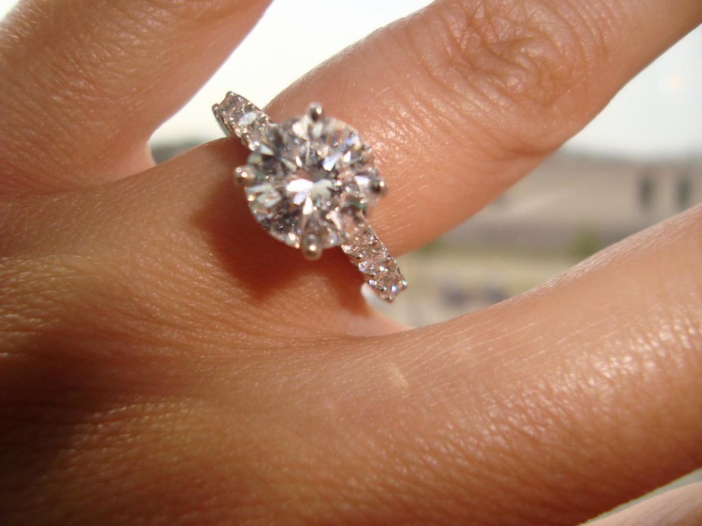 кольцо с бриллиантом сонник