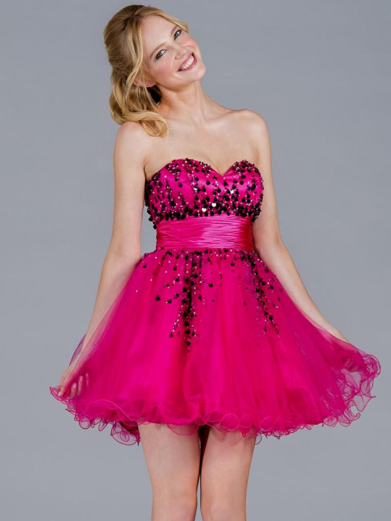 красивое розовое платье