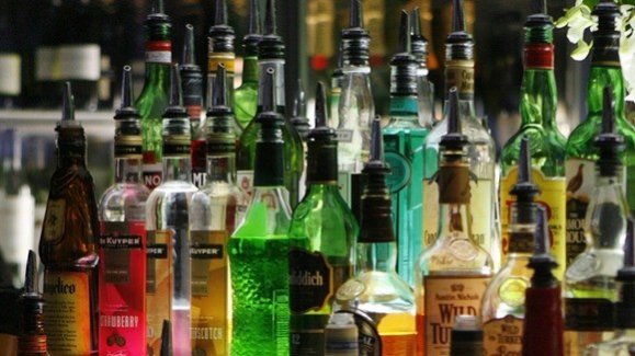 незаконная розничная продажа алкогольной и спиртосодержащей пищевой продукции физическими лицами