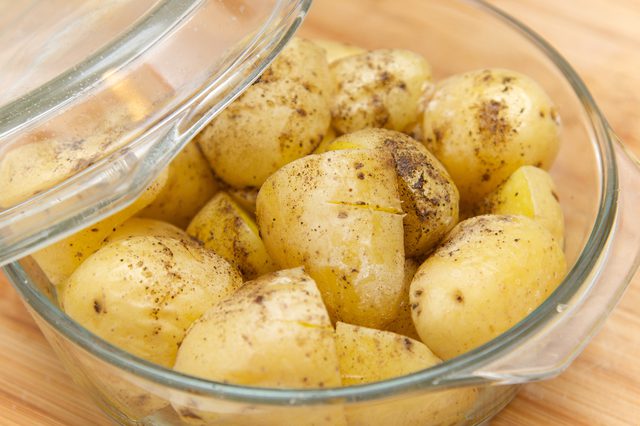Как подготовить картошку в микроволновке