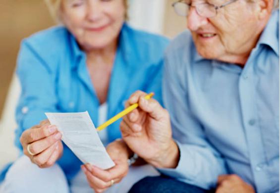 Удостоверение пенсионера: описание, порядок получения, необходимая документация и положенные льготы