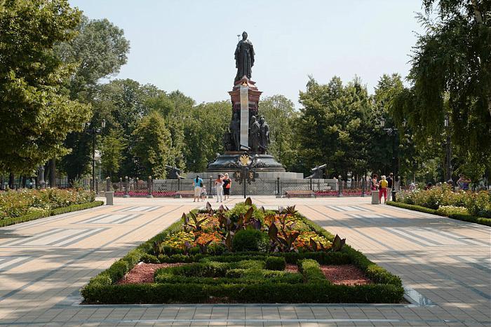 Катька - памятник Екатерине II