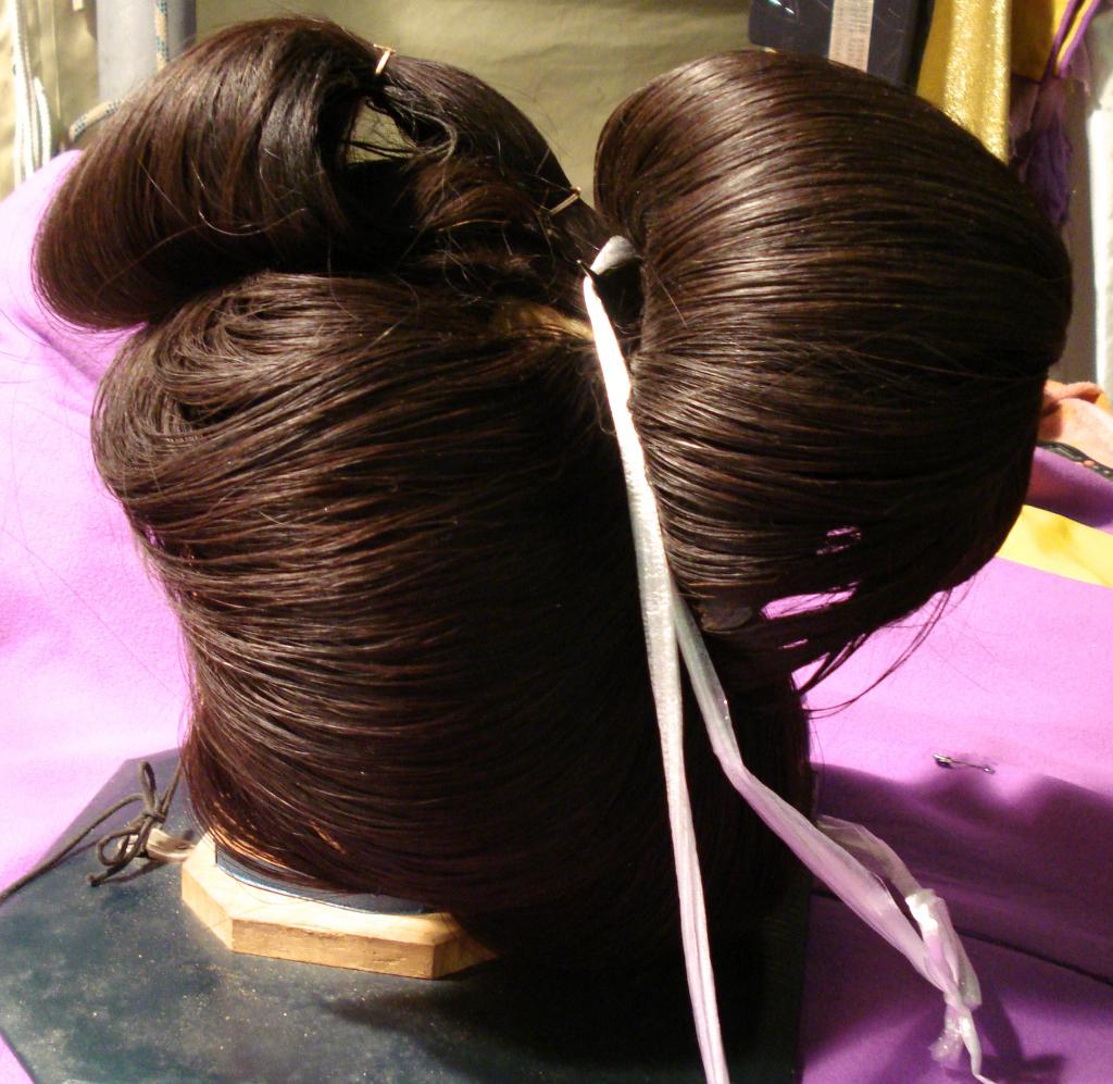 Прически гейш: названия, техника выполнения укладки, пошаговая инструкция с фото и необходимые аксессуары для волос
