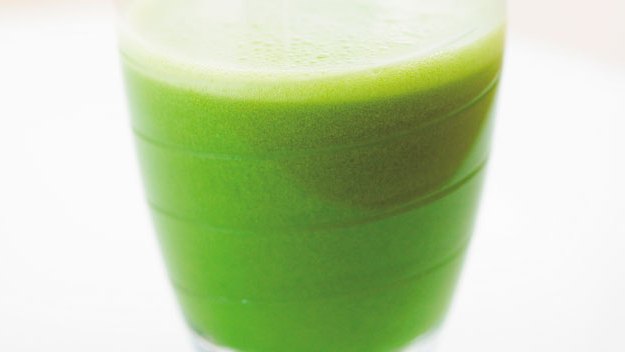 Зеленый коктейль с сельдереем