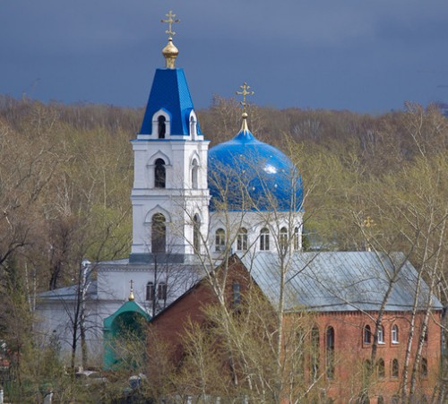 Вид на церковную колокольню