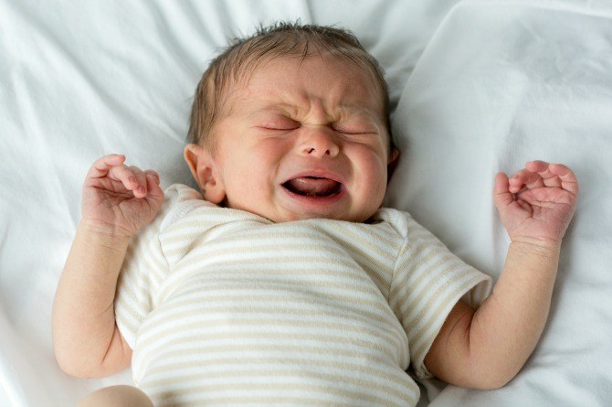 Ребенок вздрагивает во сне: причины и рекомендации педиатров