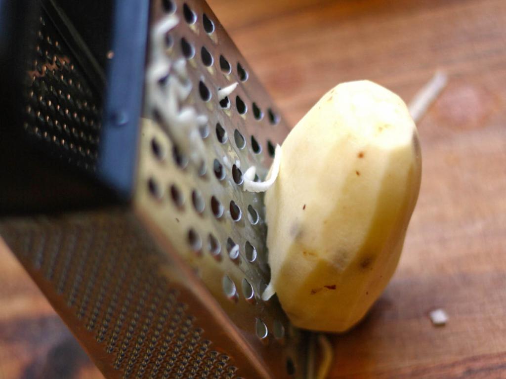 как натирать картофель для драников