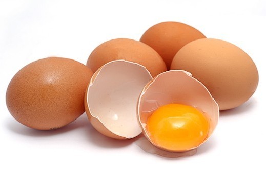 сколько содержания витамина б2 в яйце