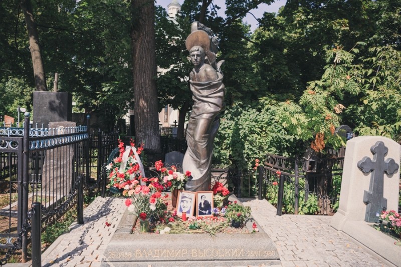 Владимир Высоцкий на Ваганьковском кладбище в Москве