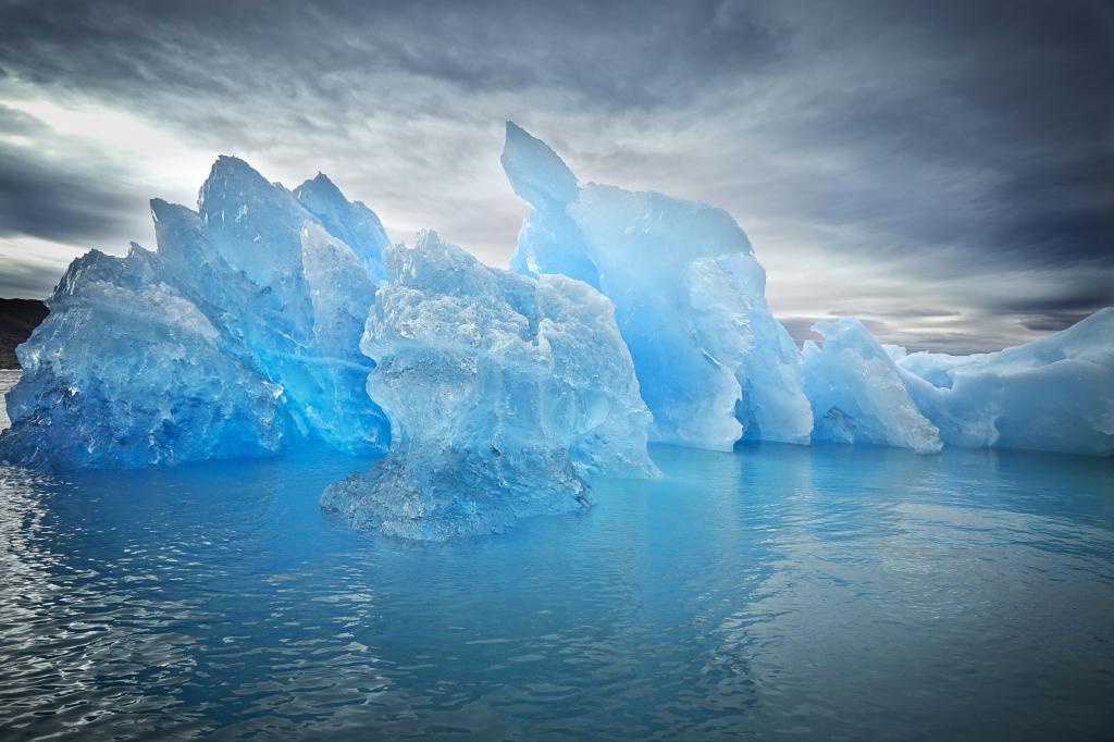 Голубой цвет прочного льда