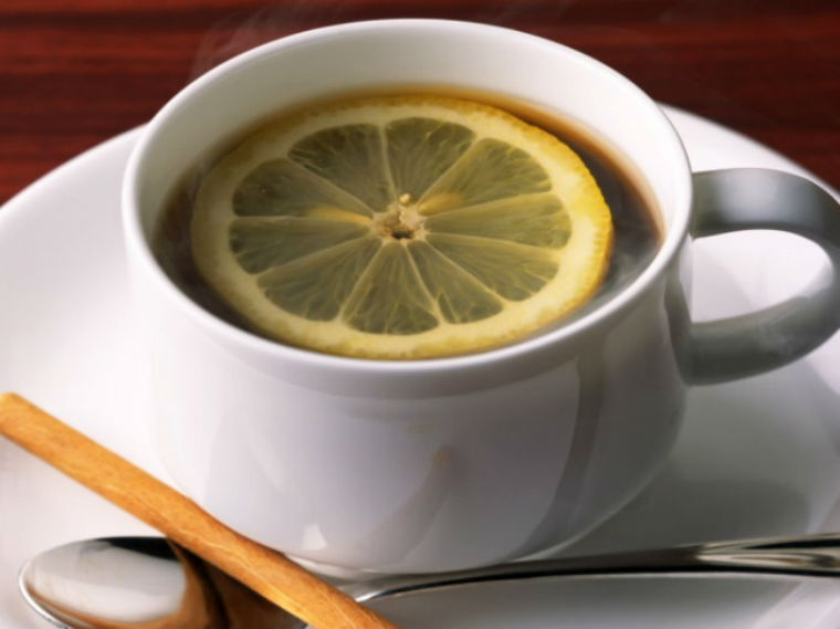 Чашка кофе с лимоном