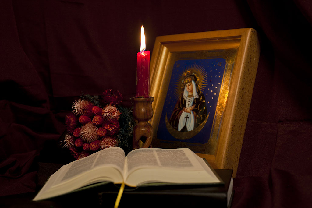 свеча книга икона