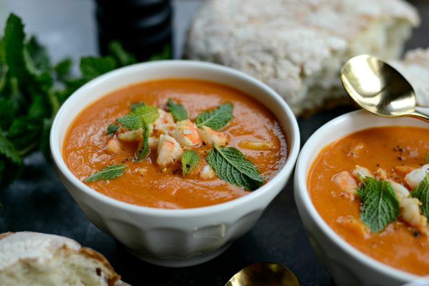 Крем суп из томатов и креветок
