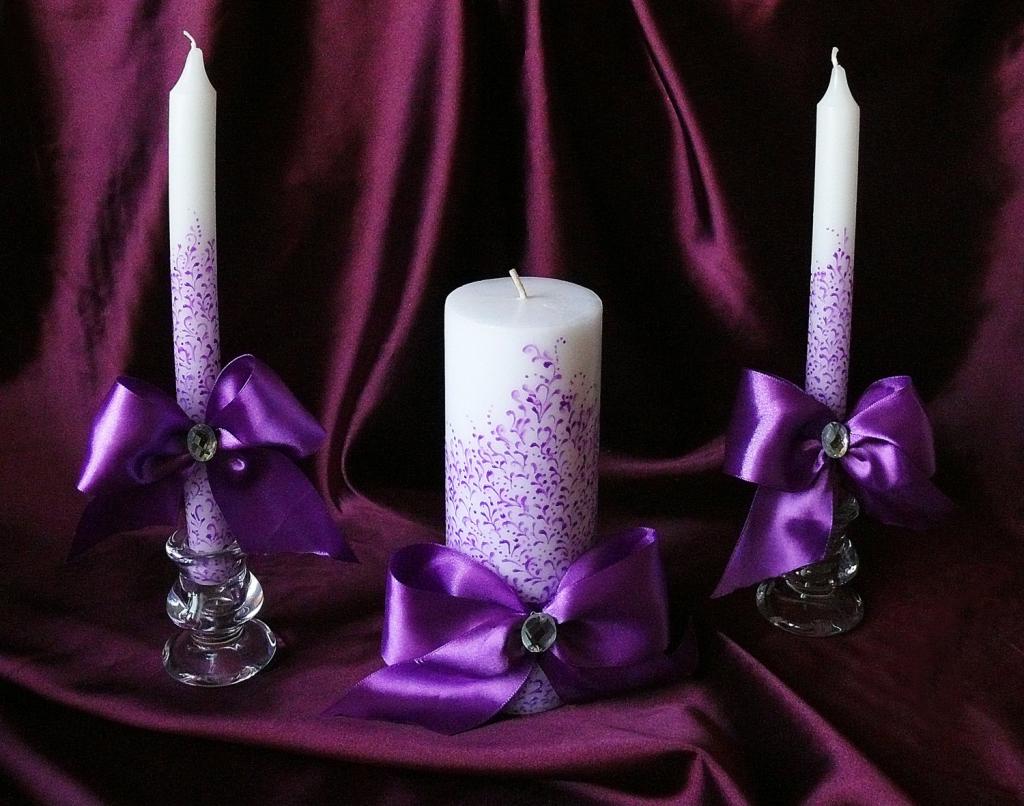 Свечи в фиолетовой гамме