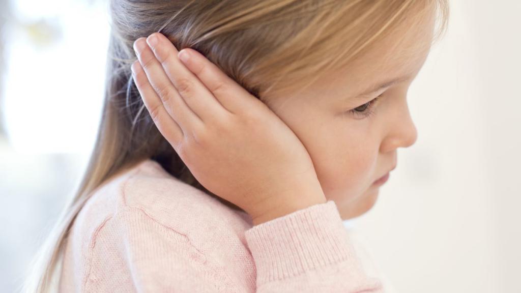 Оттопыренные уши у детей