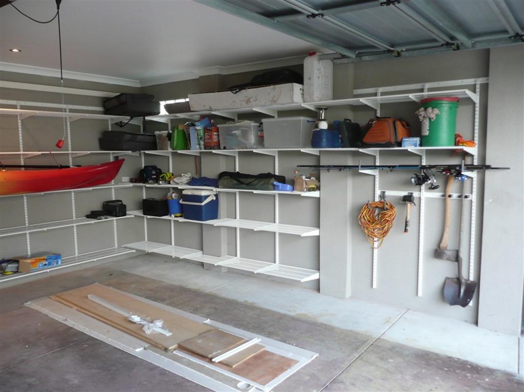 хранение инструмента в гараже или мастерской