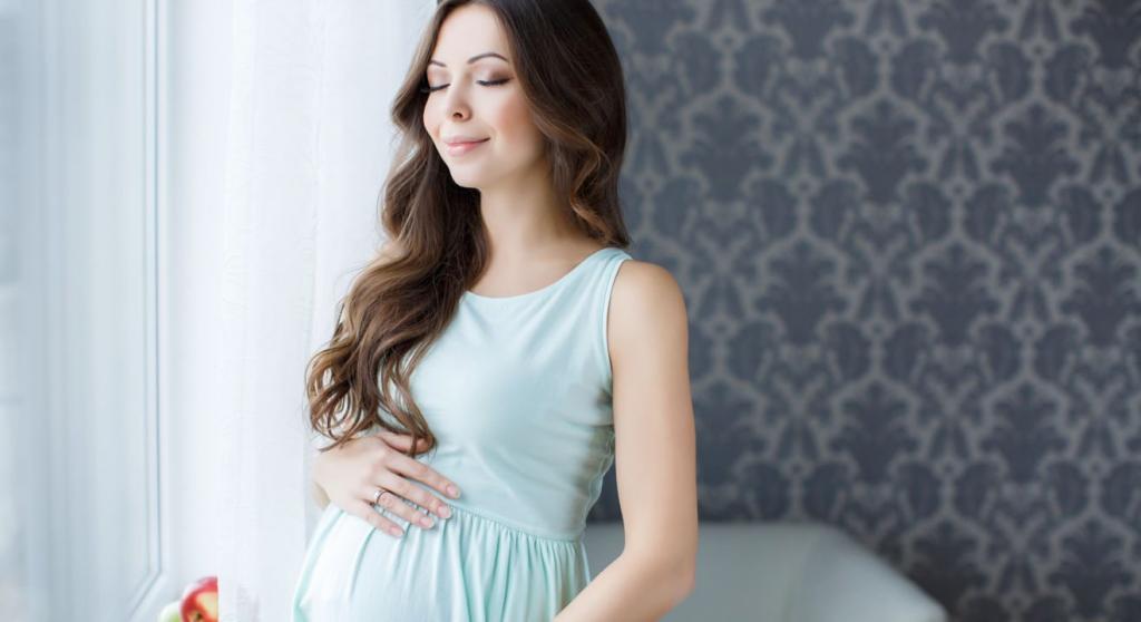 Можно ли гладить живот во время беременности? Что можно и что нельзя делать беременным?