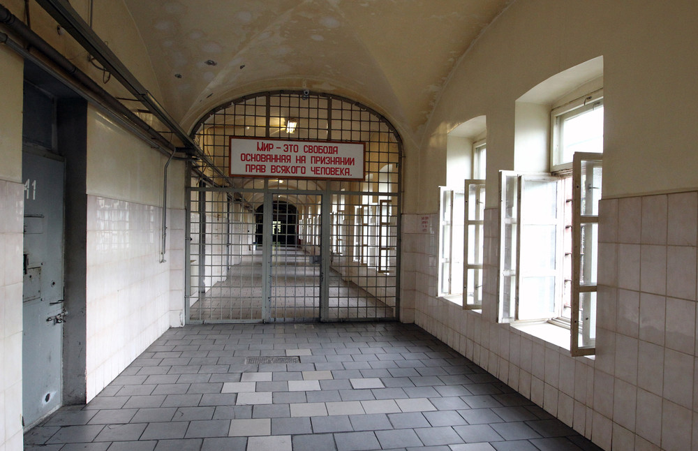 Тюремный коридор