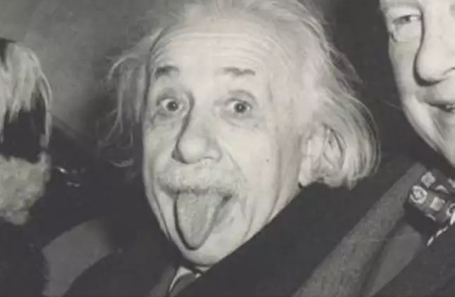 Энштейн показал язык