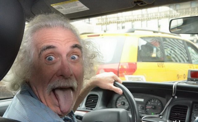 Энштейн за рулем такси