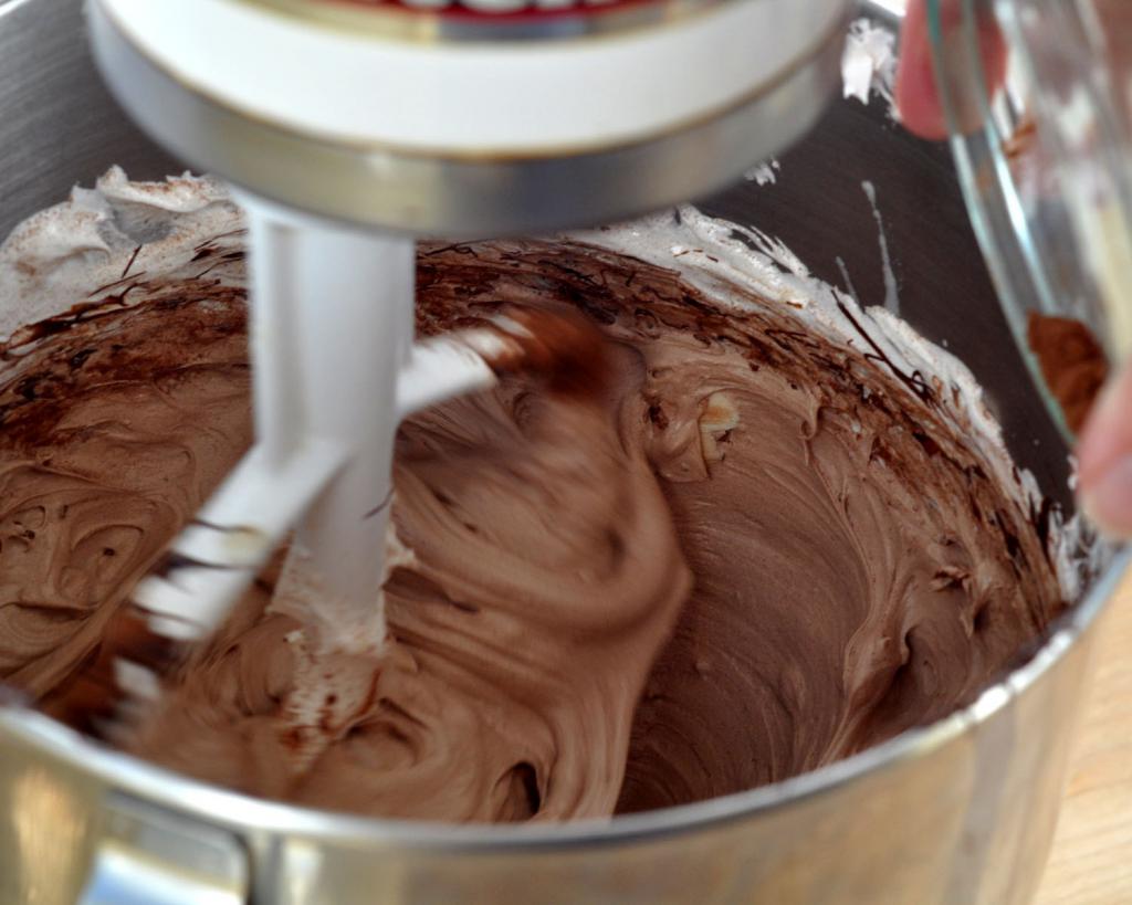 Смешивание шоколадной глазури