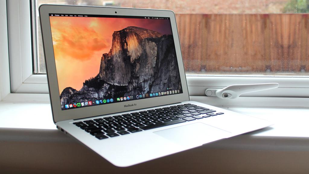 Легкий и компактный Apple MacBook Air 13 Early 2016