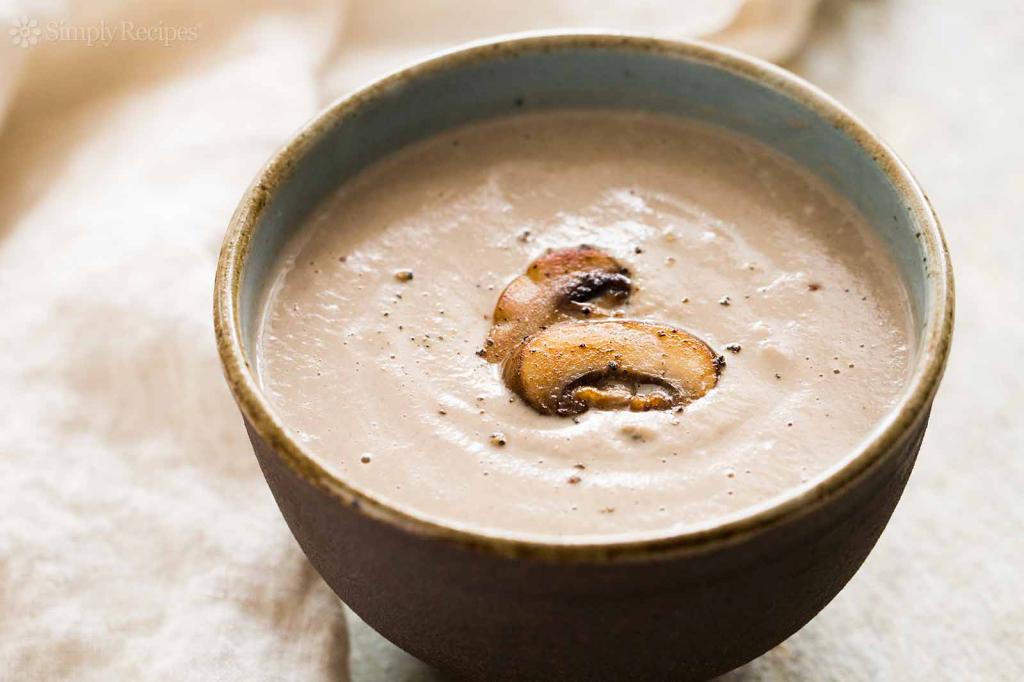 Картофельный суп-пюре с грибами шампиньонами: подробный и простой рецепт