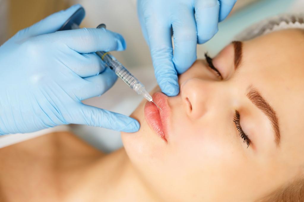 Больно ли увеличивать губы: описание процедуры, фото, отзывы
