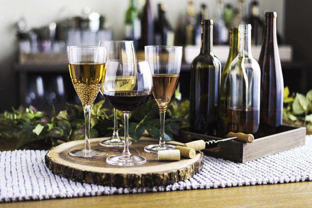 Вино сухое и полусухое: отличия, с чем сочетаются, особенности употребления