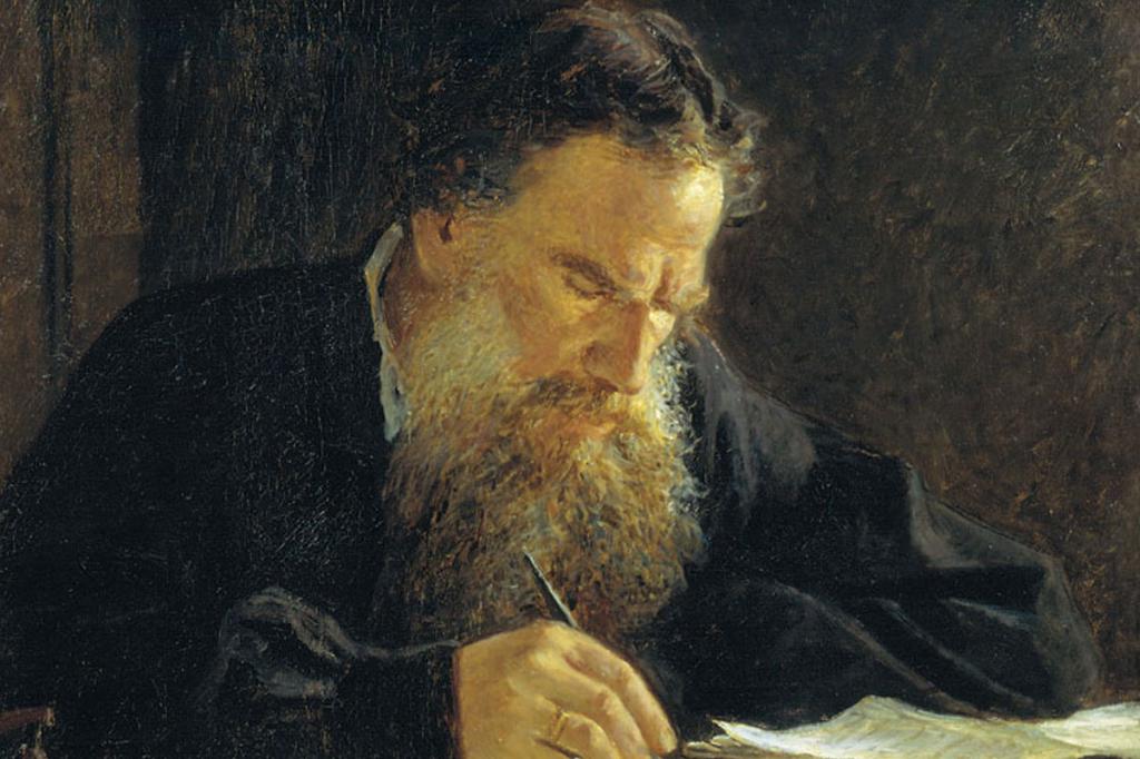 Лев Толстой за работой