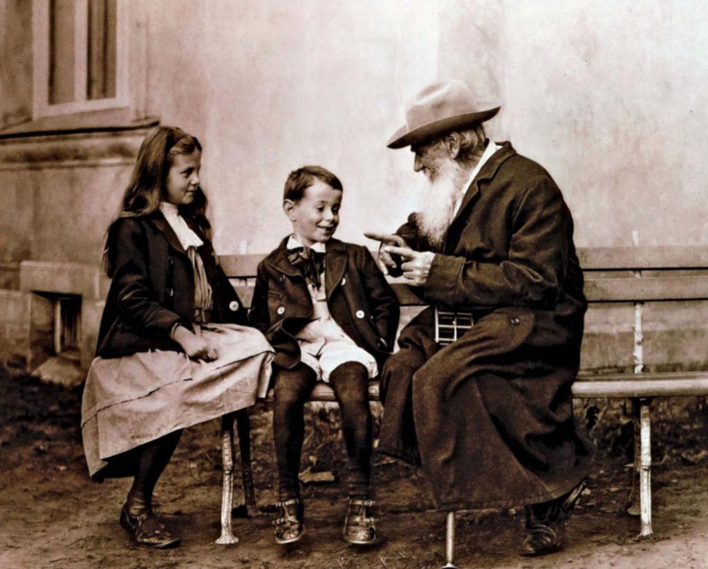 Лев Толстой с детьми