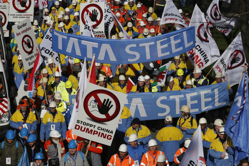 Митинг бельгийских рабочих против китайского демпинга стали.