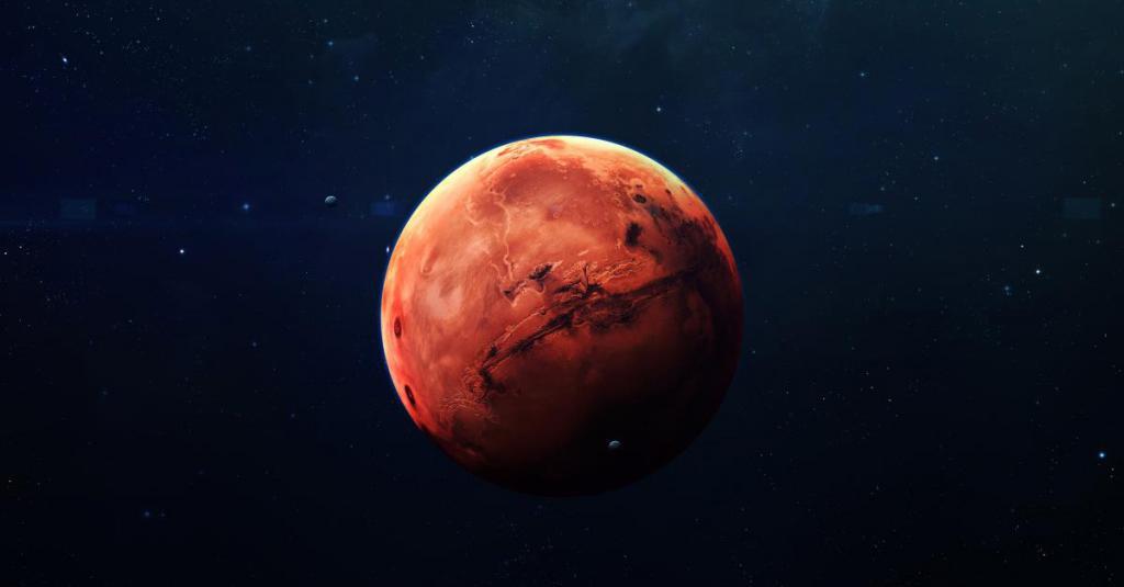 Марс в космосе.