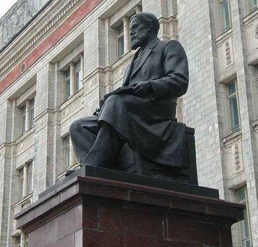 Памятник Александру Столетову