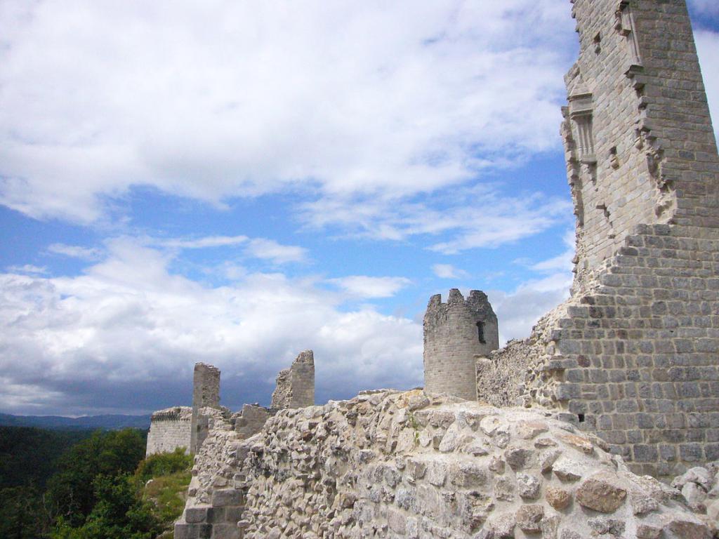 Руины замка Вентадур