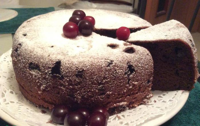 Шоколадный пирог с вишнями рецепт с фото